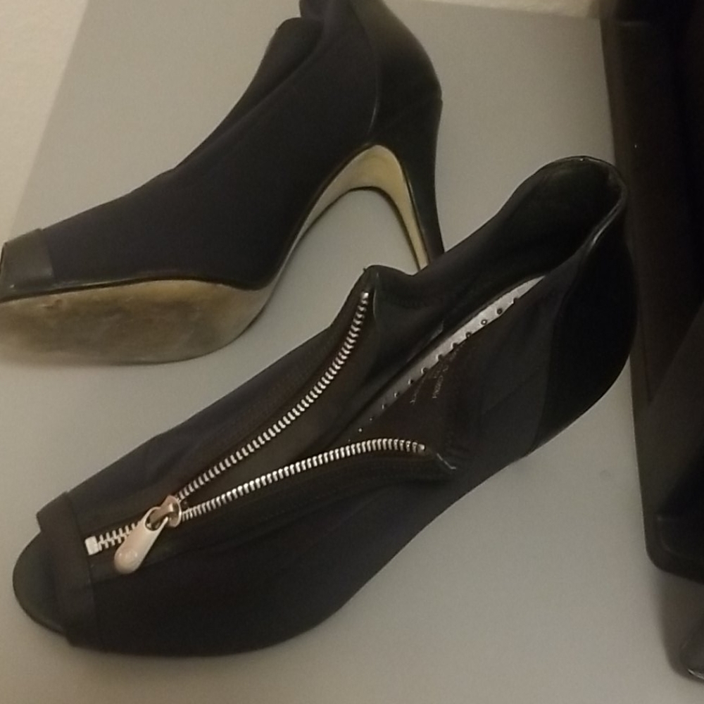 Shoes - Picture 2 of 3